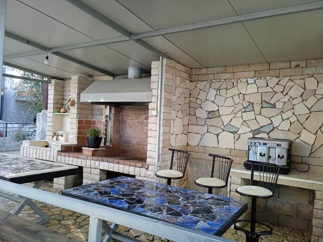 Villa Besnik, Rooms For Rent Vlorë Esterno foto