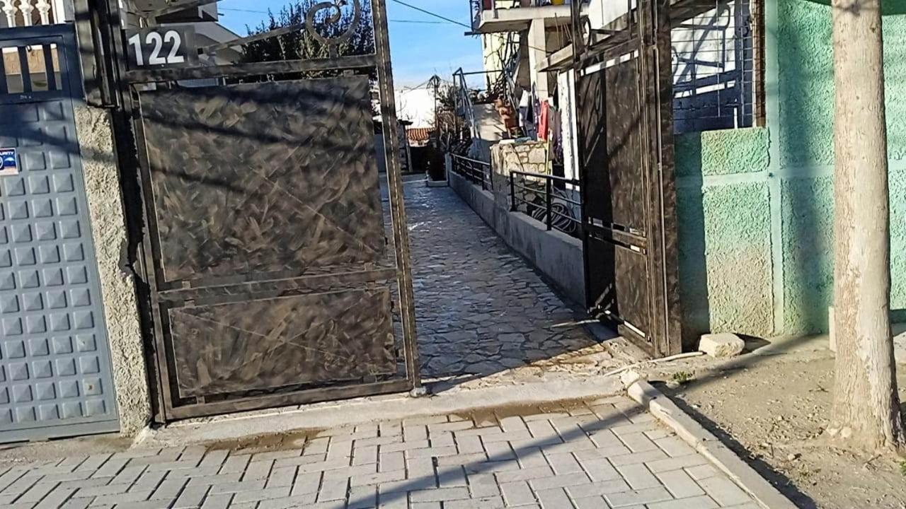 Villa Besnik, Rooms For Rent Vlorë Esterno foto